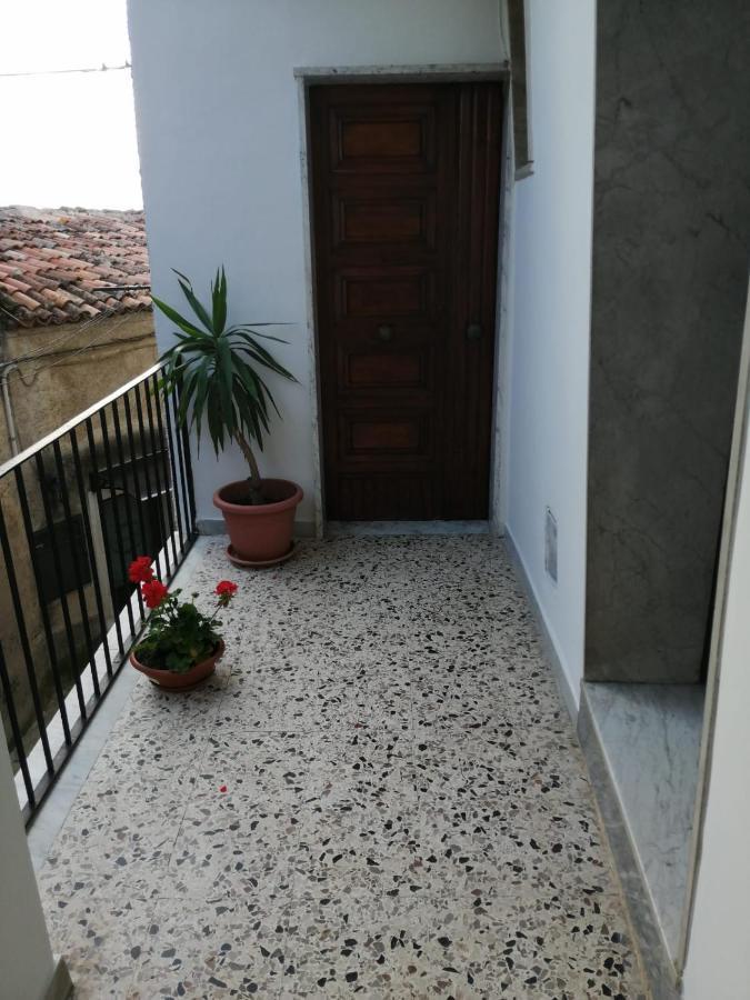 I Trecento Hotel Padula Exterior foto